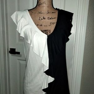 Black and white tank.. large